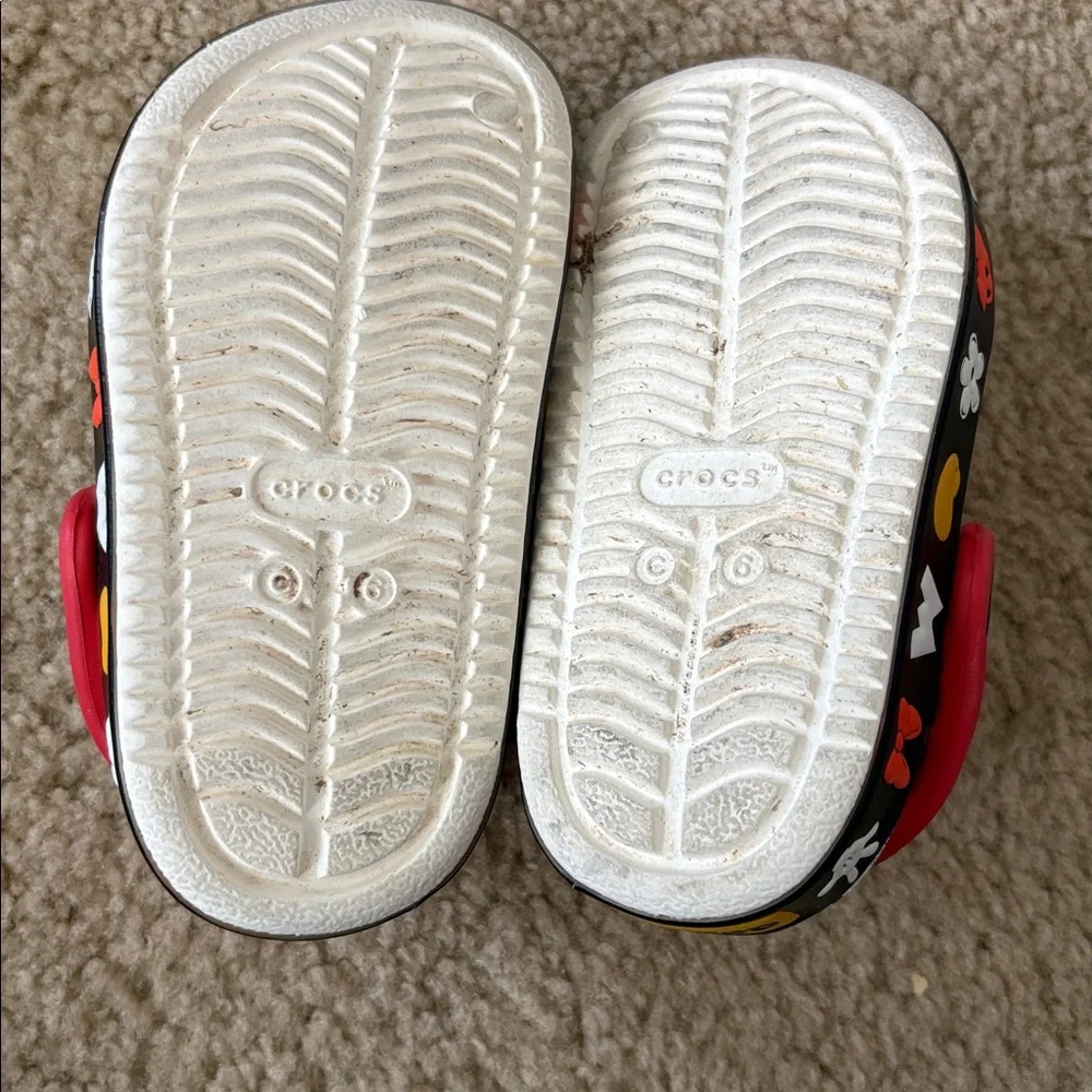 Mickey Crocs - Picture 4 of 6